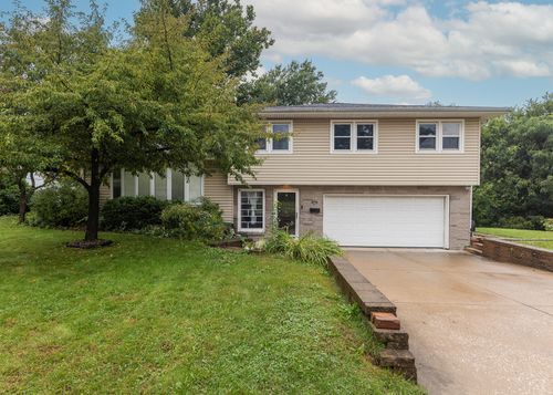 2715 8th St, East Moline, IL, 61244-3209 | Card Image