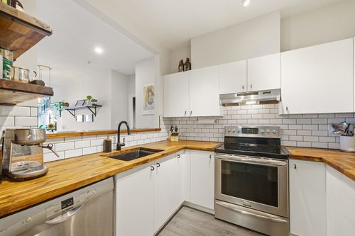 209-580 Twelfth Street, New Westminster, BC, V3M4H9 | Card Image