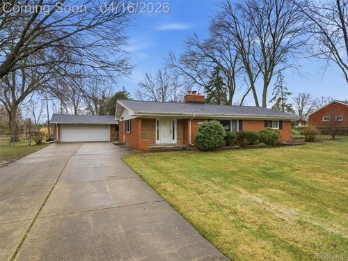 192 Booth Road, Troy, MI, 48085 | Card Image