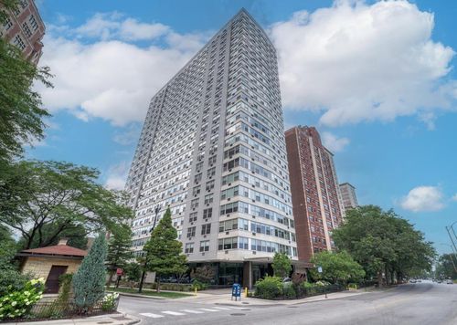12e-3900 N Lake Shore Dr, Chicago, IL, 60613-3453 | Card Image