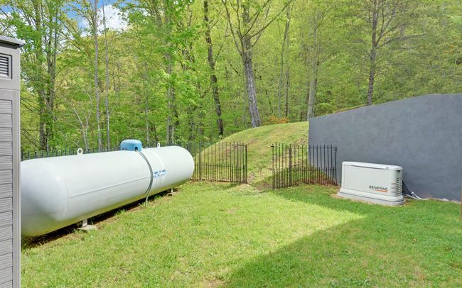 433 Hawkeye Trl, Home with 3 bedrooms, 3 bathrooms and null parking in Marble NC | Image 60