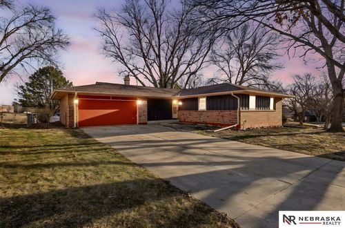 2410 Jameson N, Lincoln, NE, 68512-1539 | Card Image