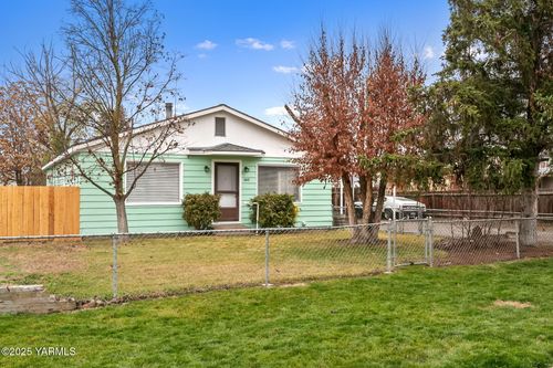 503 N Chestnut St, Toppenish, WA, 98948-1224 | Card Image