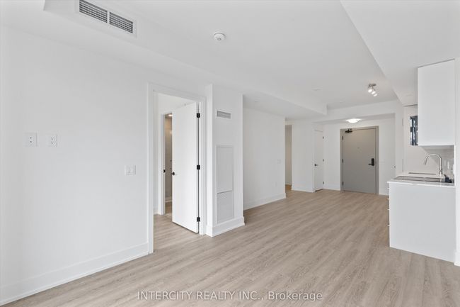 228 - 2075 King Rd, Condo with 2 bedrooms, 2 bathrooms and null parking in King City ON | Image 15