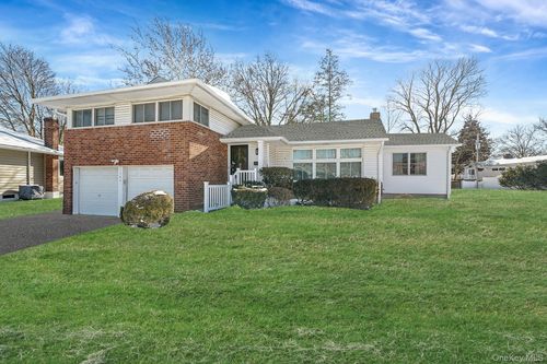 1384 Dieman Ln, East Meadow, NY, 11554-4818 | Card Image