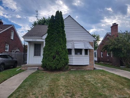 21240 Redmond Avenue, Eastpointe, MI, 48021 | Card Image