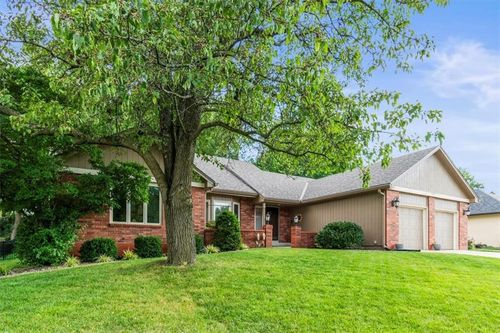 2536 Bent Tree Cir, Lee's Summit, MO, 64081-1824 | Card Image