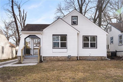 1421 E 77th St, Kansas City, MO, 64131-1938 | Card Image