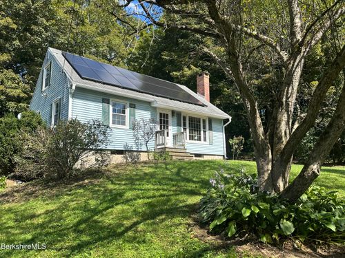 40 Stringer Ave, Lee, MA, 01238-9402 | Card Image
