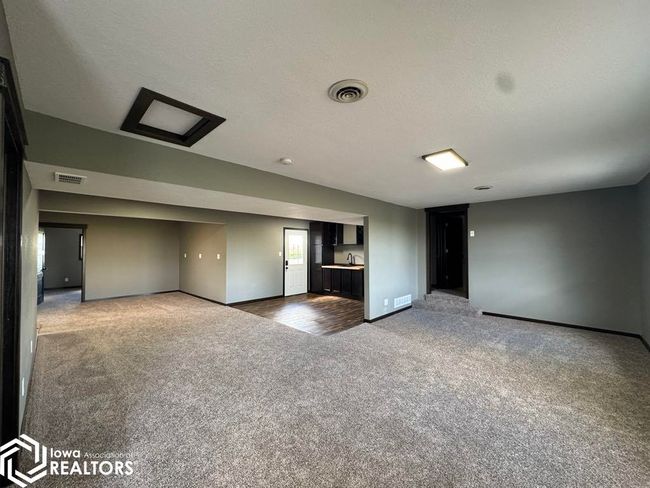 19229 Highway 5, Home with 4 bedrooms, 2 bathrooms and 2 parking in Centerville IA | Image 31