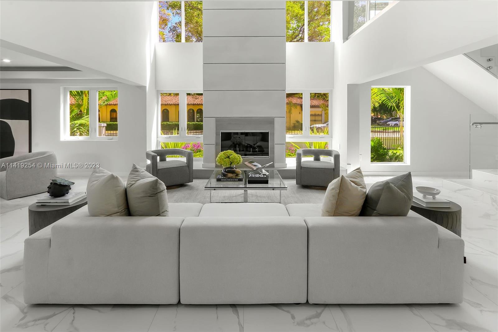 2925 Columbus Blvd Sold in Coral - H0AAl6vW