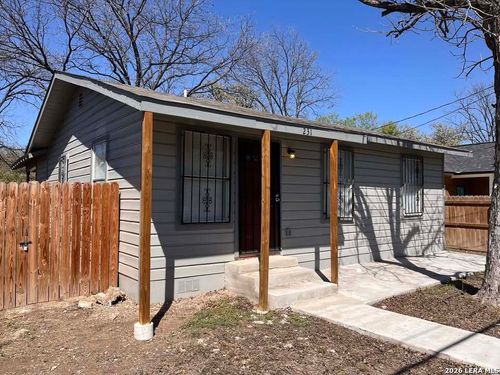 231 Ceralvo St, San Antonio, TX, 78207-7702 | Card Image
