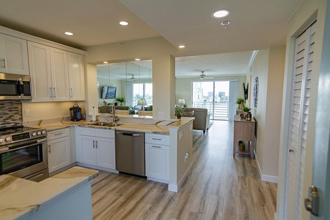 APT-402 - 7974 Sailboat Key Blvd S, Condo with 2 bedrooms, 2 bathrooms and null parking in South Pasadena FL | Image 6