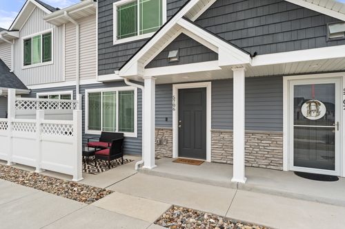 5706 Ne Dawson Ln, Ankeny, IA, 50021-1220 | Card Image