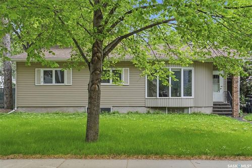 302 Mckinnon Ave S, Saskatoon, SK, S7N1J6 | Card Image