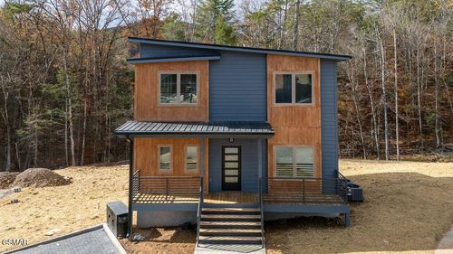 542 Warbonnet Way, Pigeon Forge, TN, 37863 | Card Image