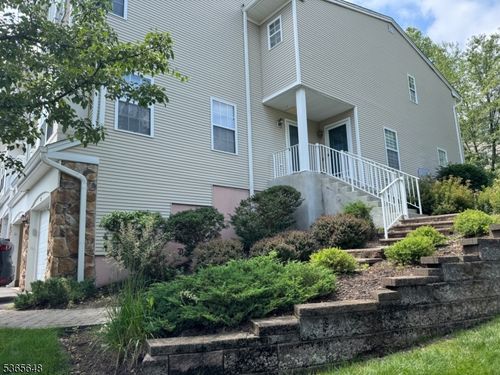 2 Dudley Ct, Green Brook, NJ, 08812-1745 | Card Image
