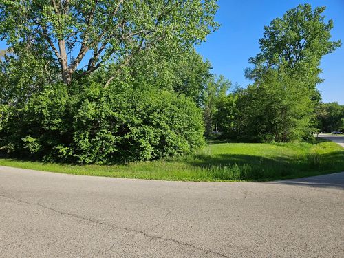 615 W Eastern Ave, McHenry, IL, 60051-6902 | Card Image