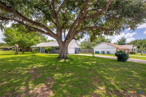 701 Morninglory Ln, Victoria, TX, 77904-2101 | Card Image