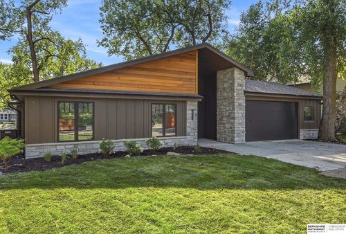 S-1095 Maple Ln, Fremont, NE, 68025-6826 | Card Image