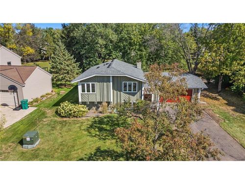 1719 Cudd Cir, Hudson, WI, 54016-2044 | Card Image