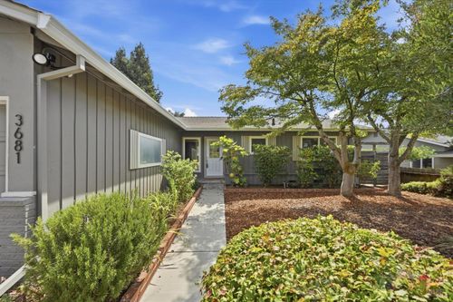 3681 Dartmouth Dr, Napa, CA, 94558-4147 | Card Image