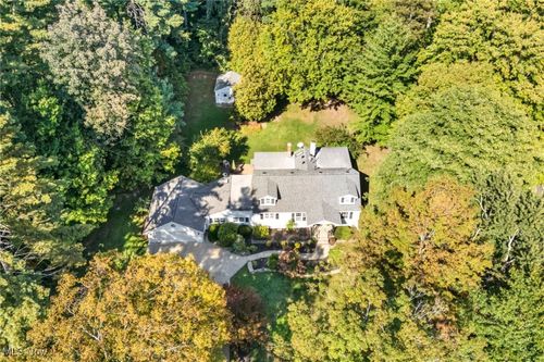 37531 Milann Dr, Willoughby Hills, OH, 44094-9441 | Card Image