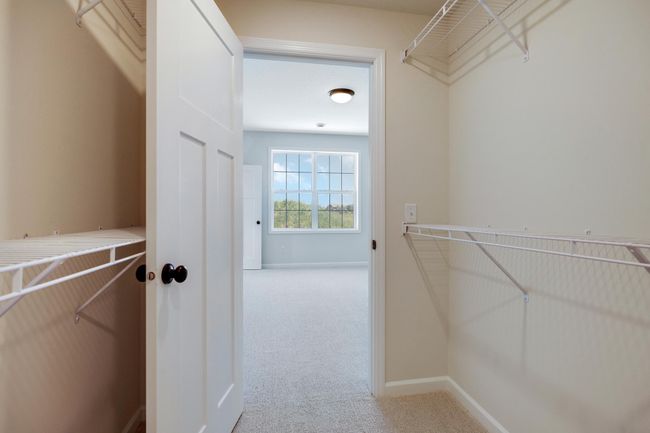 Spacious owner's closest | Image 20