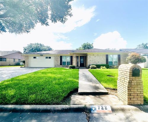 722 Price Drive, Wharton, TX, 77488 | Card Image