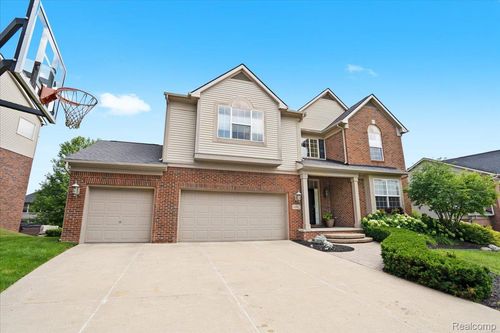 16962 Algonquin Dr, Northville, MI, 48168-6800 | Card Image