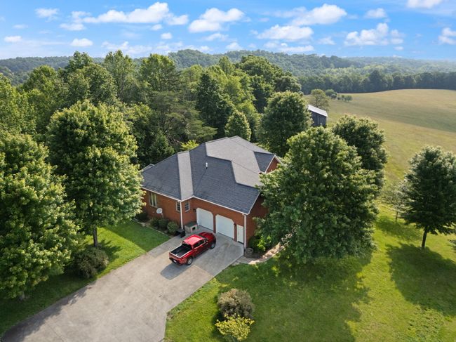 225 Hilltop Rd, Home with 3 bedrooms, 3 bathrooms and null parking in East Bernstadt KY | Image 74