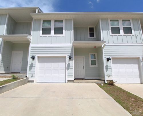 9434 Nature Creek Ln, Pensacola, FL, 32526-4597 | Card Image