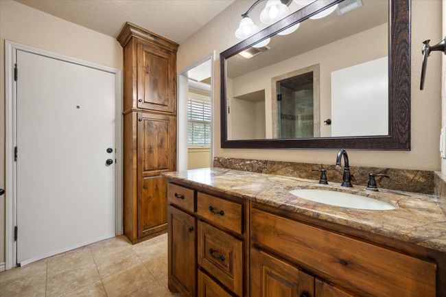 Updated bathroom off of primary bedroom | Image 21