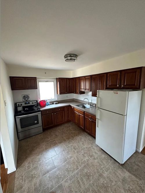 137 Nassau Blvd, West Hempstead, NY, 11552-1027 | Card Image