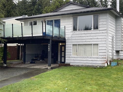9542 Scott St, Port Hardy, BC, V0N2P0 | Card Image
