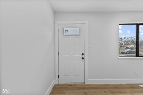 513 E Pearl St, Greenwood, IN, 46143-1351 | Card Image