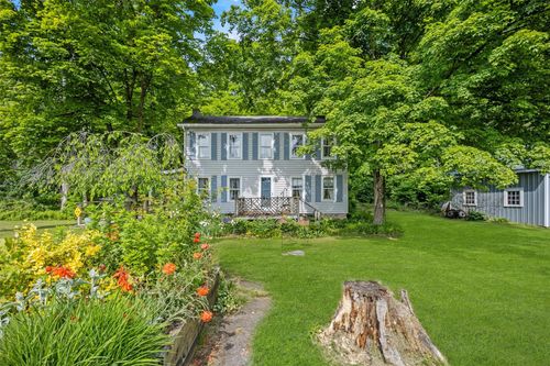 1 West Rd, Pleasant Valley, NY, 12569-7913 | Card Image