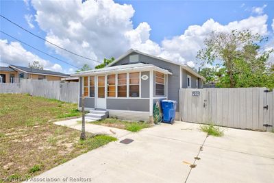 419 E 9th Street, House other with 2 bedrooms, 1 bathrooms and null parking in Frostproof FL | Image 2