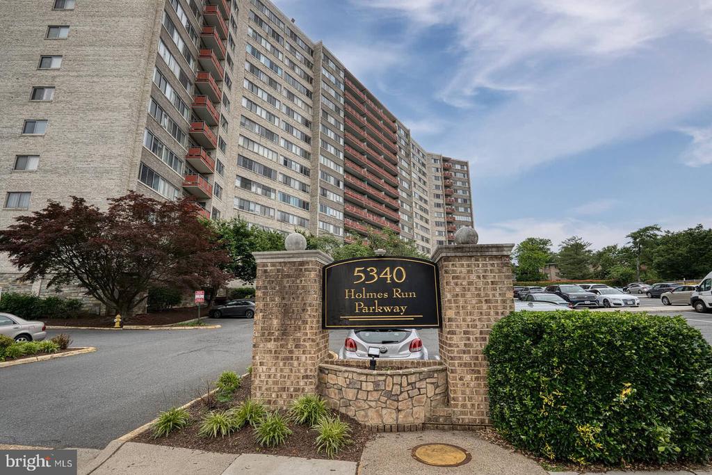 Residential in ALEXANDRIA 3