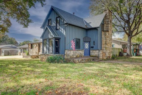 915 E 15th Ave, Winfield, KS, 67156-4501 | Card Image