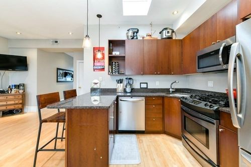 unit-5-139-137 D St, Boston, MA, 02127-5402 | Card Image