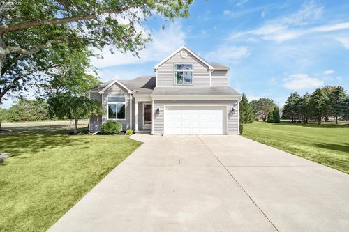 240 Freedom Ln, Waterville, OH, 43566-1140 | Card Image