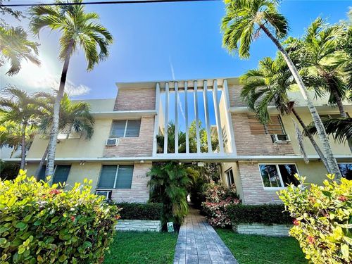 apt-28-4740 Pine Tree Dr, Miami Beach, FL, 33140-3167 | Card Image