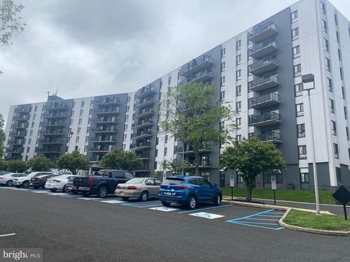 m110-1001 Easton Rd, WILLOW GROVE, PA, 19090-2028 | Card Image