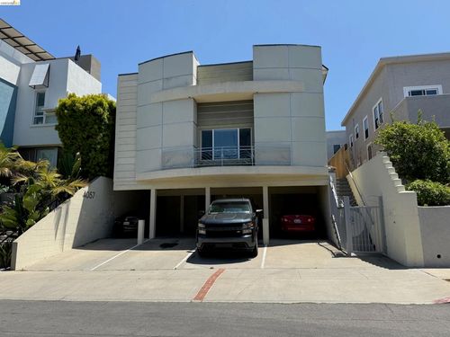 8-4057 Brant St, San Diego, CA, 92103-1941 | Card Image