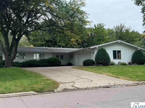 15 10th St Se, Wells, MN, 56097-1814 | Card Image