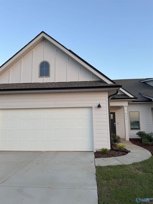 237 Paca Ln, Huntsville, AL, 35811-8172 | Card Image