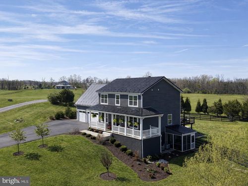 152 Twisted Oak Ln, SHEPHERDSTOWN, WV, 25443-1831 | Card Image