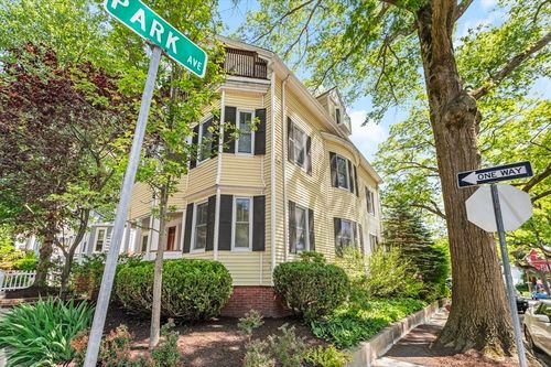 85-85 Holworthy St, Cambridge, MA, 02138-4577 | Card Image