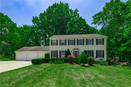 1058 Riverview Dr, Macedonia, OH, 44056-1622 | Card Image